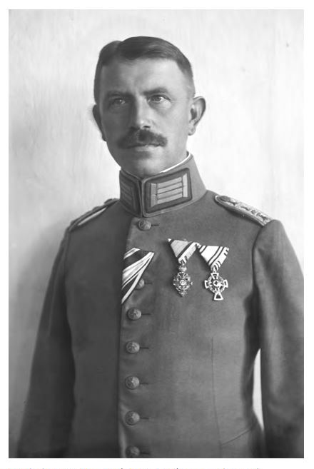 Dr. med. B. Manger Reichsobmann in der Fachschaft für Deutsche Spitze